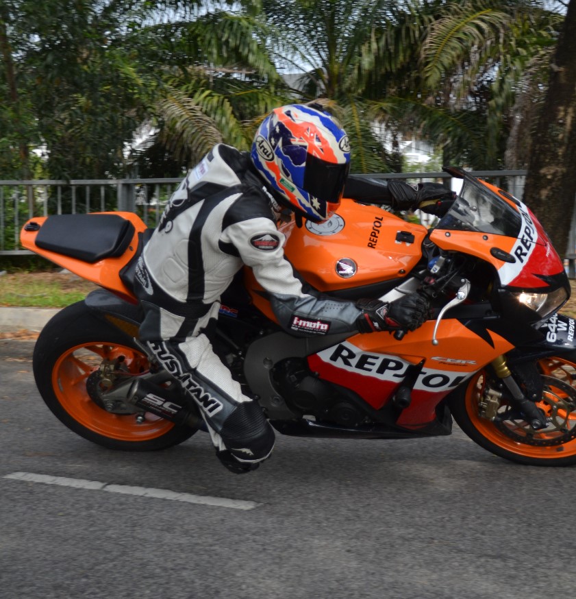 honda cbr 1000 rr fireblade wheely