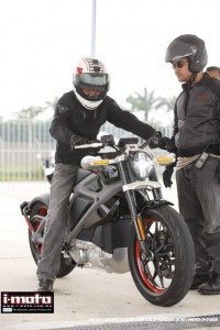 i-Moto | FIRST RIDE: HARLEY DAVIDSON PROJECT LIVE WIRE